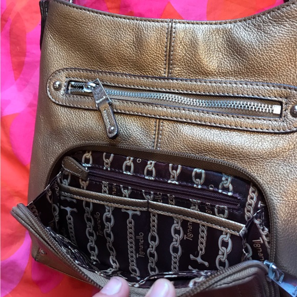 Tignanello Gold Leather Purse - Picture 4 of 9